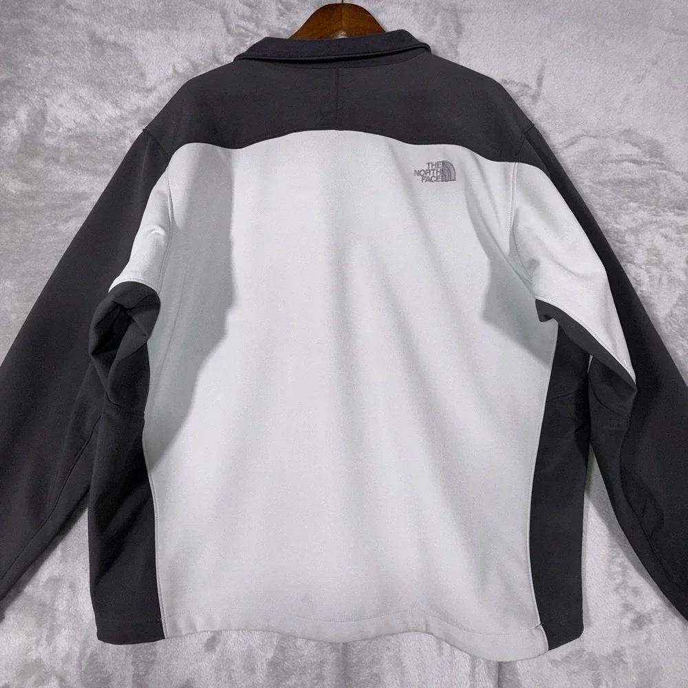 The North Face Men's Black & White Softshell Jacket Size XXL Hiking Outdoors